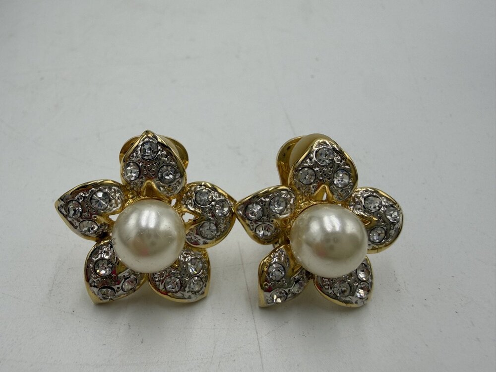 Vintage Faux Pearl Rhinestone Flower Clip On Earrings Tone Floral 1 Inch